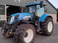 Schlepper / Traktor New Holland T7210