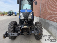 Schlepper / Traktor New Holland T4040N