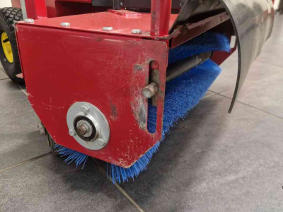 Kehr- und Kehrsaugmaschinen Sweep W 0750 HHB