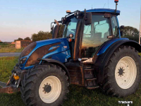 Schlepper / Traktor Valtra N174 Versu