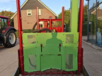 Siloblockschneider Strautmann Hydrofox HX 4 met hefmast