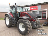 Schlepper / Traktor Valtra T174 VERSU