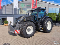 Schlepper / Traktor Valtra Q305
