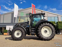Schlepper / Traktor Valtra Q305