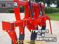 Tiefenlockerer ADV Technik Voorzetwoeler vomumatra met stand. hydr. hef