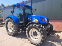 Schlepper / Traktor New Holland ts125A