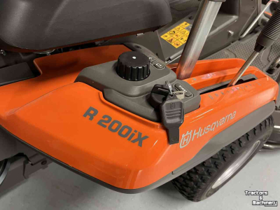 Aufsitzrasenmäher Husqvarna Husqvarna R200IX Elektrische zitmaaier. Nieuw!