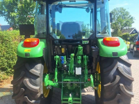 Schlepper / Traktor John Deere 5075 E