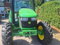 Schlepper / Traktor John Deere 5075 E