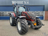 Schlepper / Traktor Valtra T144 Active
