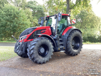 Schlepper / Traktor Valtra Q285