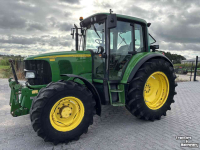 Schlepper / Traktor John Deere 6220