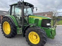 Schlepper / Traktor John Deere 6220