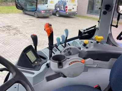 Schlepper / Traktor New Holland T 6155
