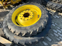 Räder, Reifen, Felgen & Distanzringe BKT 300/95R52 en 270/95R36