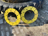 Räder, Reifen, Felgen & Distanzringe BKT 300/95R52 en 270/95R36