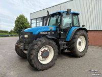 Schlepper / Traktor New Holland 8360