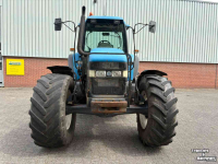 Schlepper / Traktor New Holland 8360