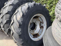 Räder, Reifen, Felgen & Distanzringe Case-IH set velgen 24 inch, met 14.9-24 banden erop