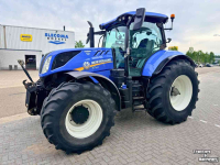 Schlepper / Traktor New Holland T7.230 Auto Command