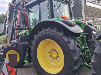 Schlepper / Traktor John Deere 6100m