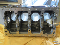 Schlepper / Traktor New Holland T 3030/T 3020 Motorblok  Boomer 40 Parts nr:87289321/87289298 Cilinderkop MT20117716
