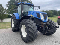 Schlepper / Traktor New Holland T7040
