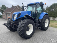 Schlepper / Traktor New Holland T7040