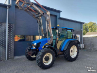 Schlepper / Traktor New Holland T5050 met voorlader