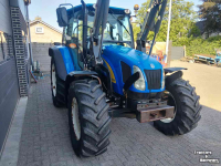 Schlepper / Traktor New Holland T5050 met voorlader