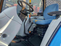 Schlepper / Traktor New Holland T5050 met voorlader