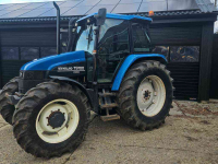 Schlepper / Traktor New Holland TS100