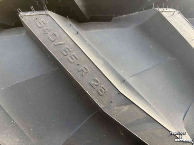 Räder, Reifen, Felgen & Distanzringe Trelleborg 650/65R38  540/65R28 TM800 nieuw op 8-gaats velgen