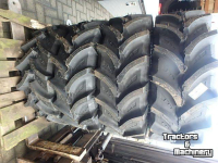 Räder, Reifen, Felgen & Distanzringe  320/70R20