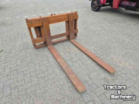 Palettengabeln Rahmen  Palletbord met vorken.