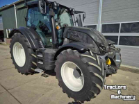Schlepper / Traktor Valtra N 175 Direct