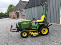 Gartentraktoren John Deere 655 Diesel 4wd met maaidek fronthef