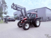 Schlepper / Traktor Valtra N103 Hitech5 met voorlader