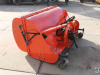 Schlegelmulchgeräte Boxer LOW160 klepelmaaier met hydraulische laaglossende opvangbak