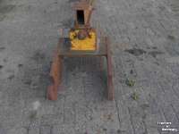 Sonstige Baumaschinen, Erdbewegungsmaschinen und Zubehör  hijs jip