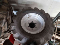 Sonstige Transport- und Industriemaschinen und Zubehör Manitou 2 sets luchtbanden 7.00-12 & 12.5/80 R18