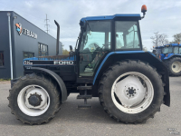 Schlepper / Traktor New Holland 7740
