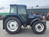 Schlepper / Traktor New Holland 7740