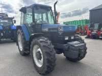 Schlepper / Traktor New Holland 7740