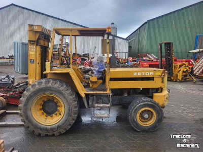 Geländestapler Zetor N9-030