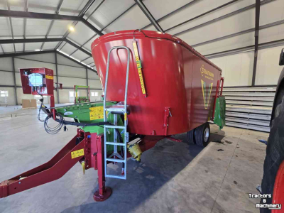 Futtermischwagen Vertikal Strautmann Voerwagen