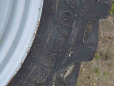 Räder, Reifen, Felgen & Distanzringe Firestone 270/95r32