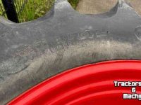 Räder, Reifen, Felgen & Distanzringe  480/70R30 Michelin + 20.8R38 Good Year TD 8