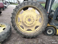 Räder, Reifen, Felgen & Distanzringe  300/95R46 steek 140/205/8