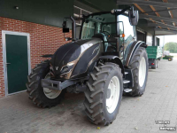 Schlepper / Traktor Valtra A105 H4 nieuw